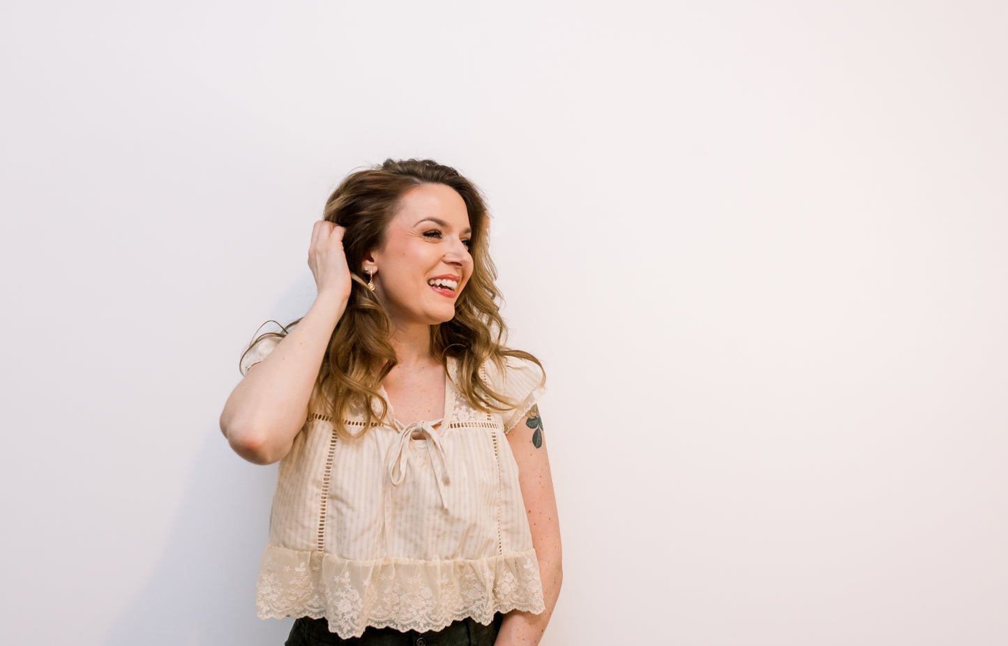 LACE-TRIMMED BLOUSE: SAND